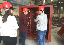 ���³���