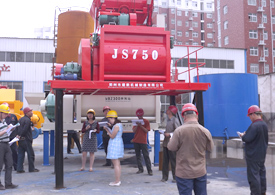 ���³���