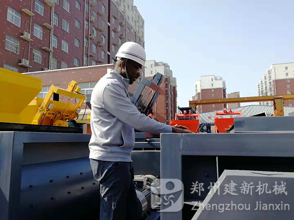 ���˱���չ�����»�е������ֵ��һ����